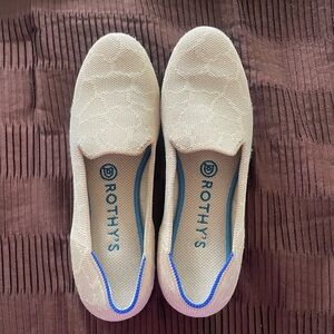 RARE Rothy’s giraffe print loafers size 7